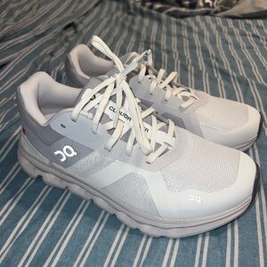 On Cloud - Cloud Runners - brand new never worn